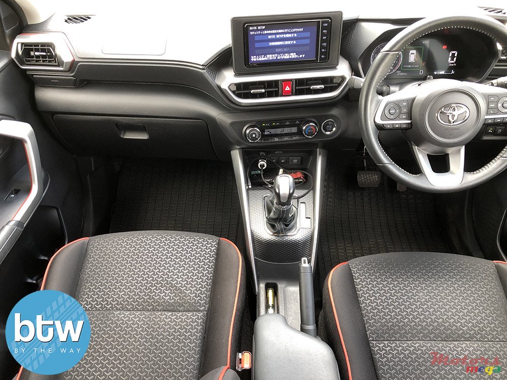 2022' Toyota photo #6