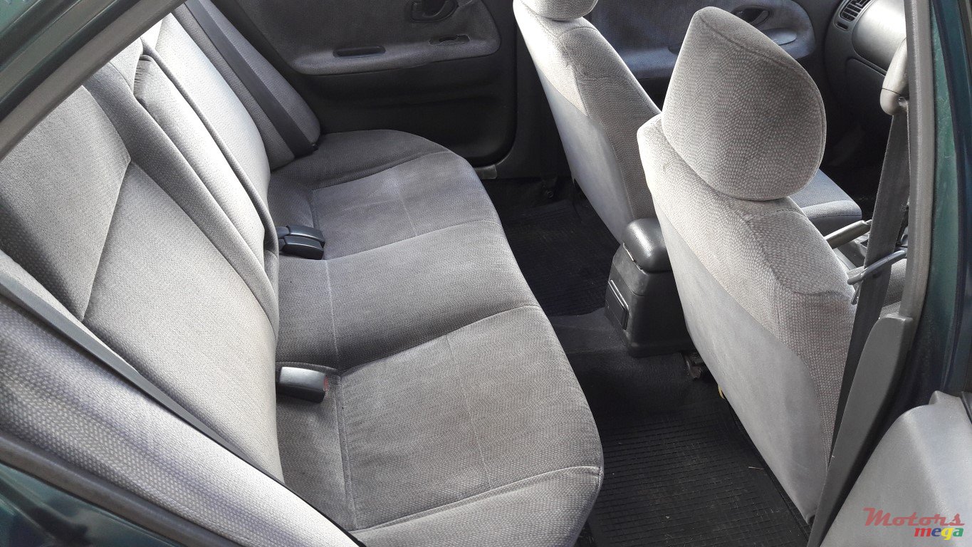 1996' Mitsubishi Lancer GLX photo #6