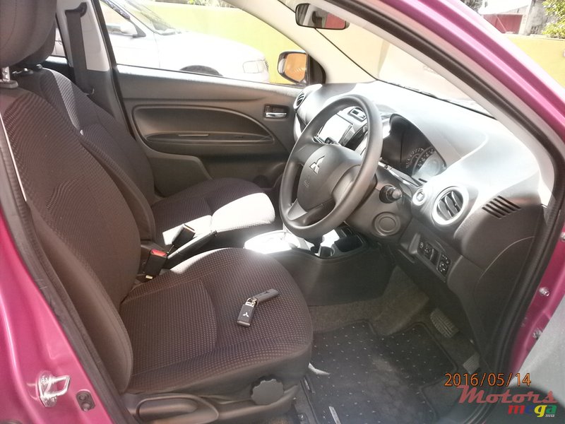 2012' Mitsubishi Mirage photo #4