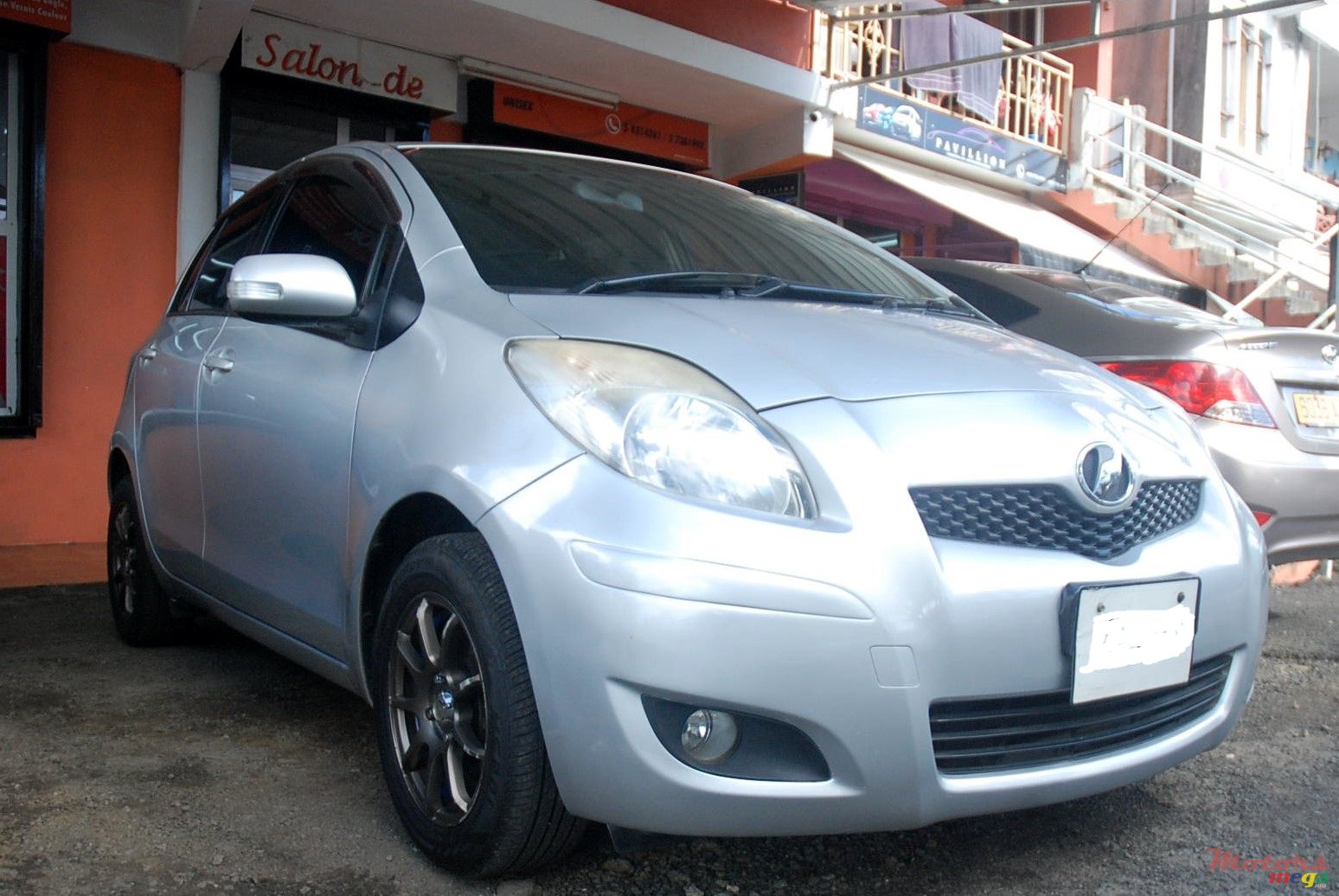 2009' Toyota Vitz photo #1