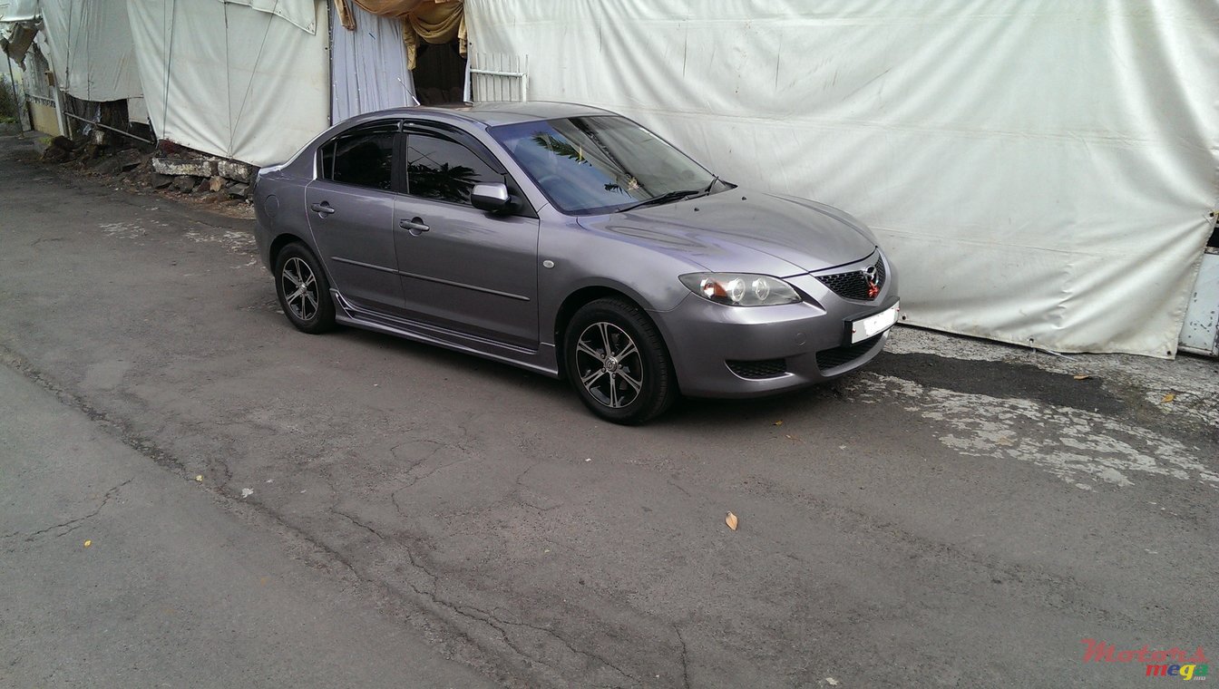 2004' Mazda 3 photo #3