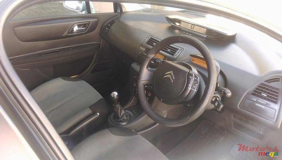 2006' Citroen C4 photo #6