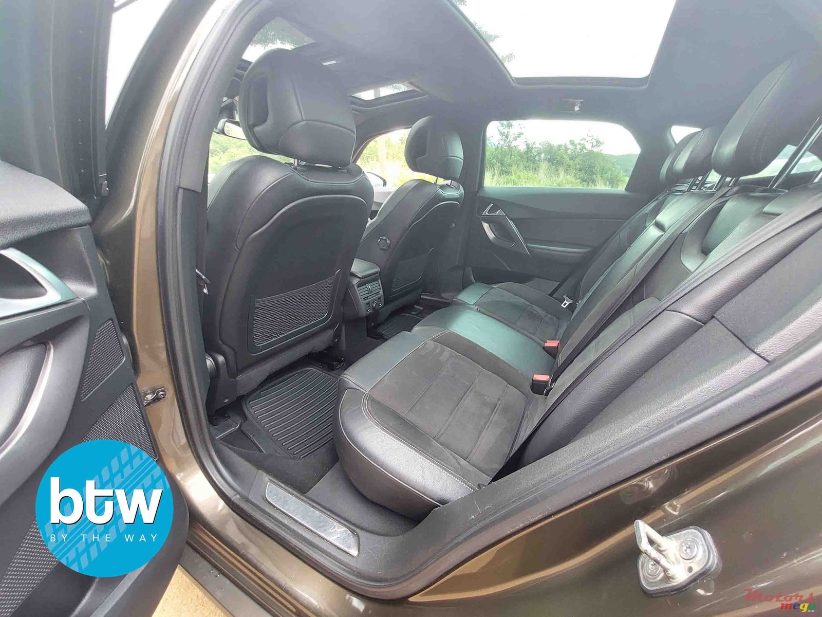 2013' Citroen DS5 photo #5