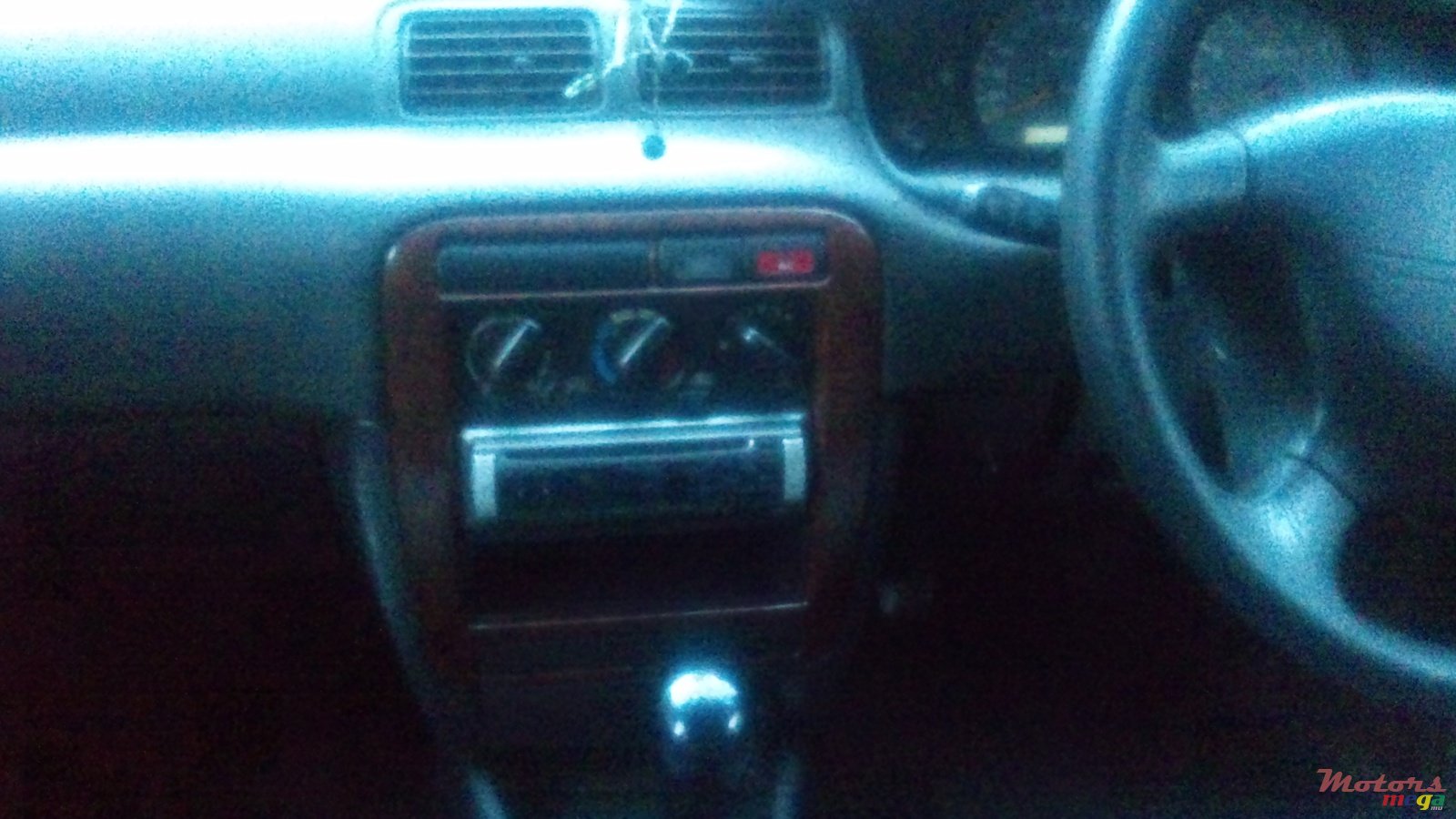 1999' Nissan Sunny photo #1