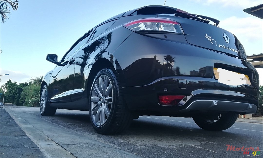 2013' Renault Megane photo #2
