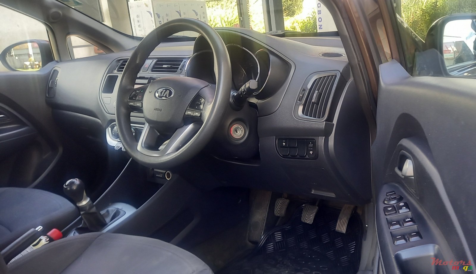 2013' Kia Rio photo #5