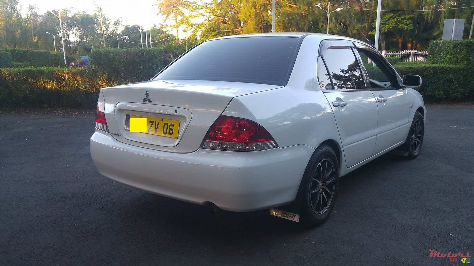 2006' Mitsubishi Lancer photo #4