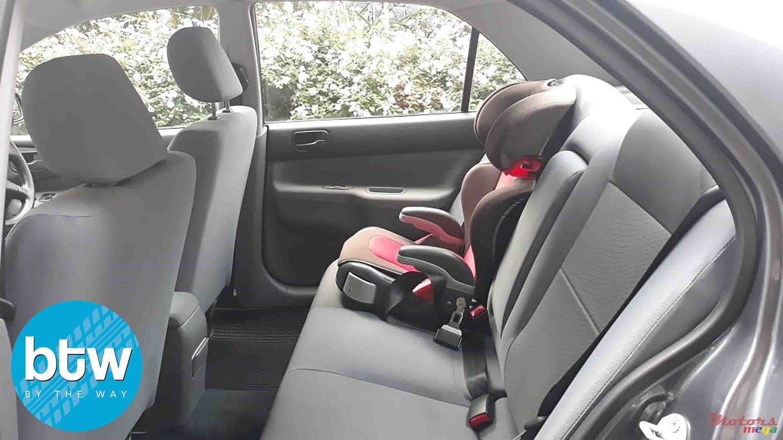 2011' Mitsubishi Lancer GLX photo #5