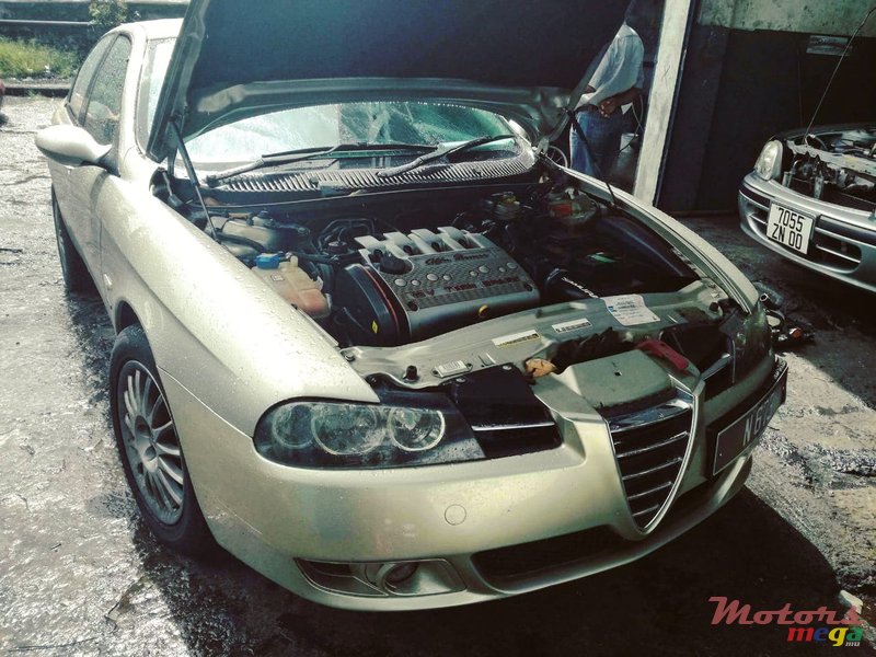 2004' Alfa Romeo 156 photo #2