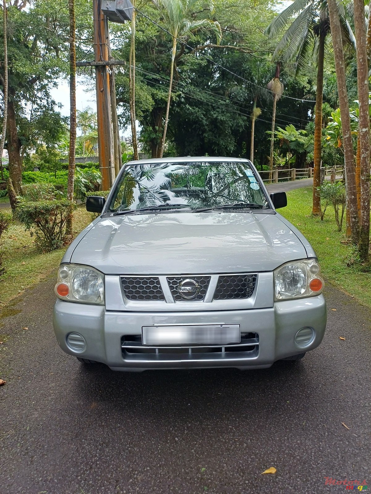 2007' Nissan Navara japan photo #1