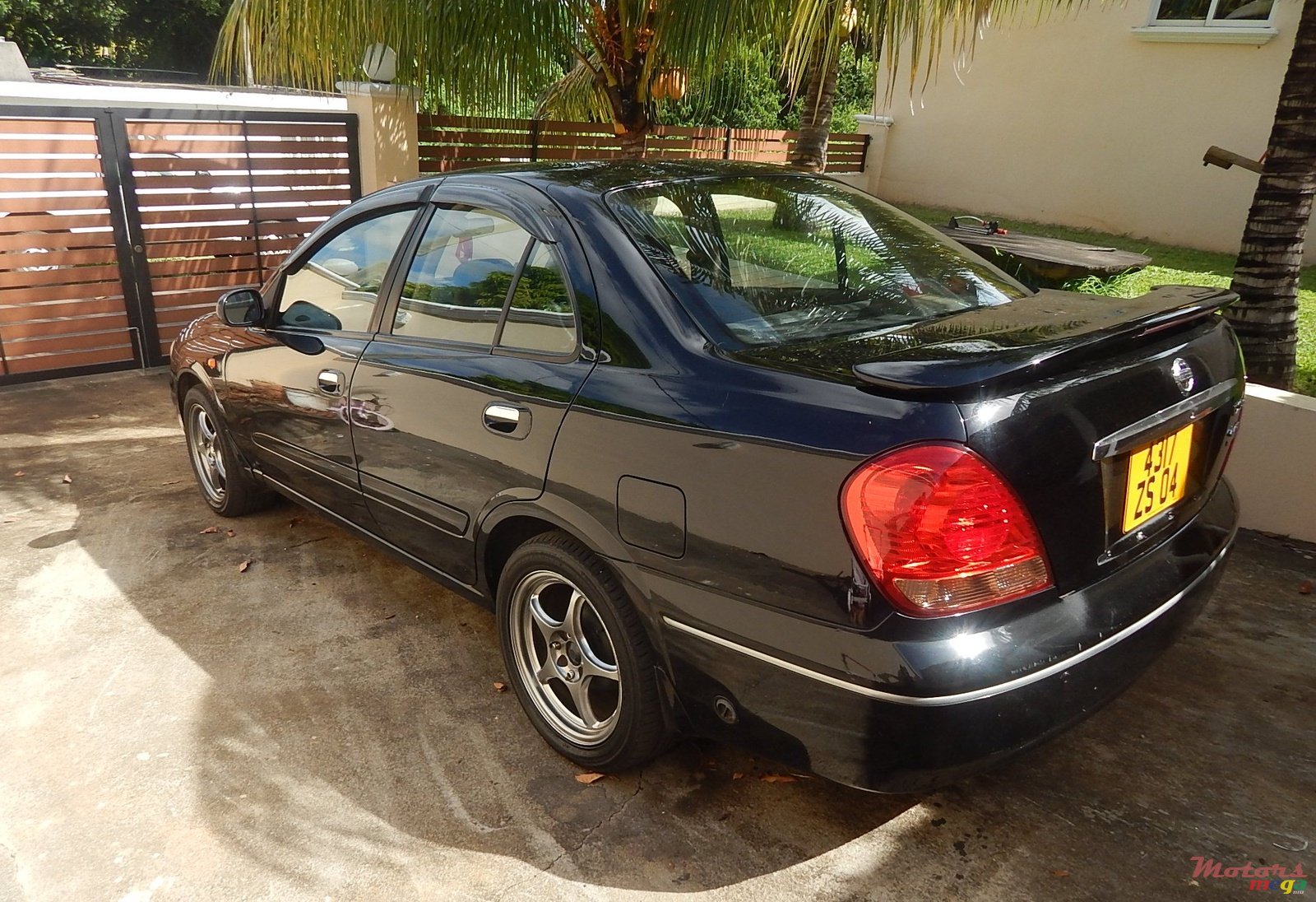 2004' Nissan Sunny photo #3