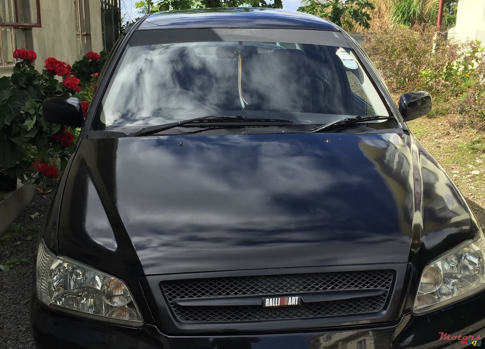 2002' Mitsubishi Lancer photo #2