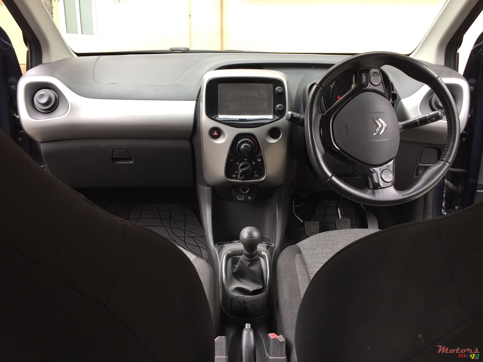 2017' Citroen C1 photo #2