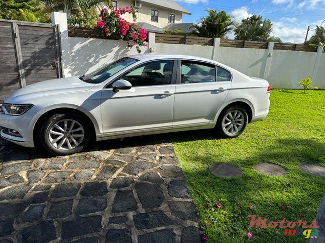 2018' Volkswagen Passat photo #2