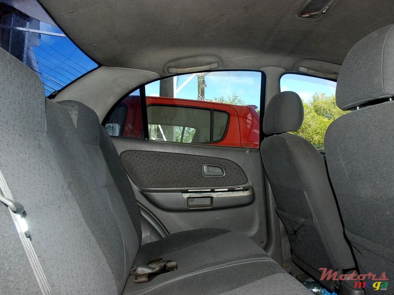 2005' Kia Rio photo #4