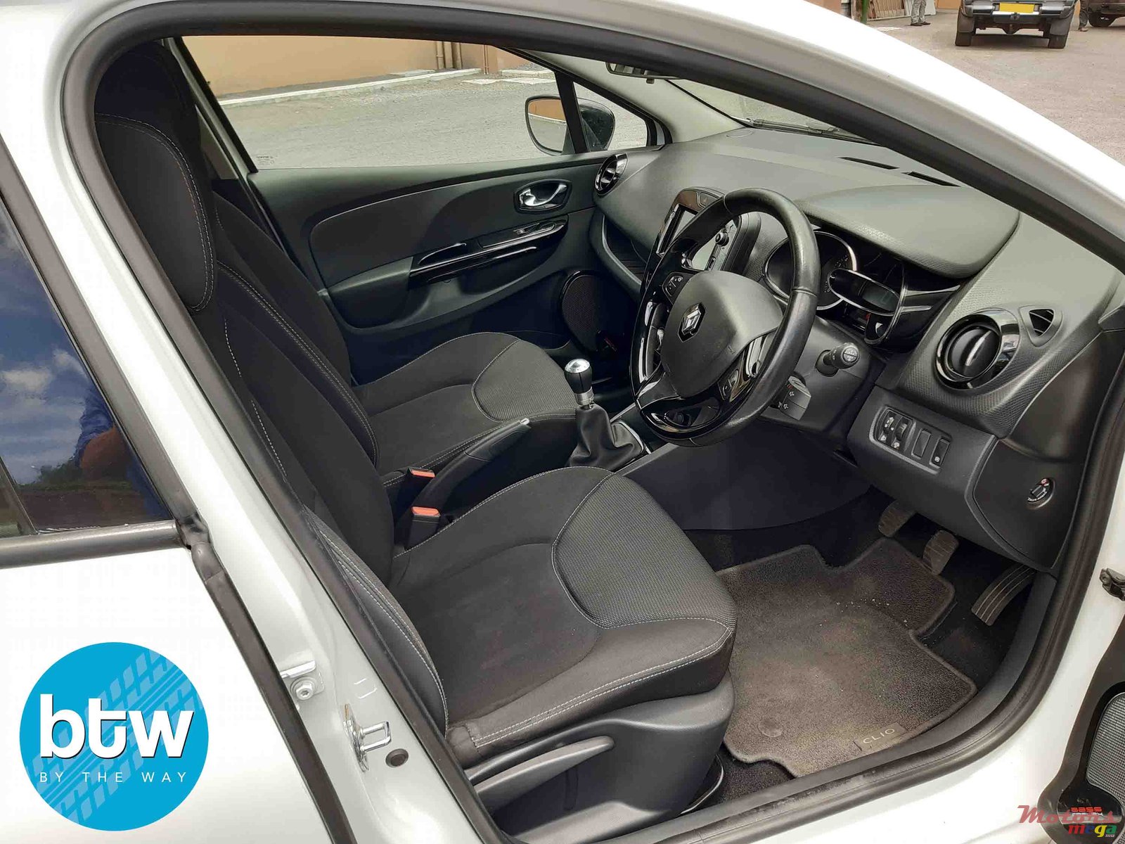 2015' Renault Clio Turbo photo #6