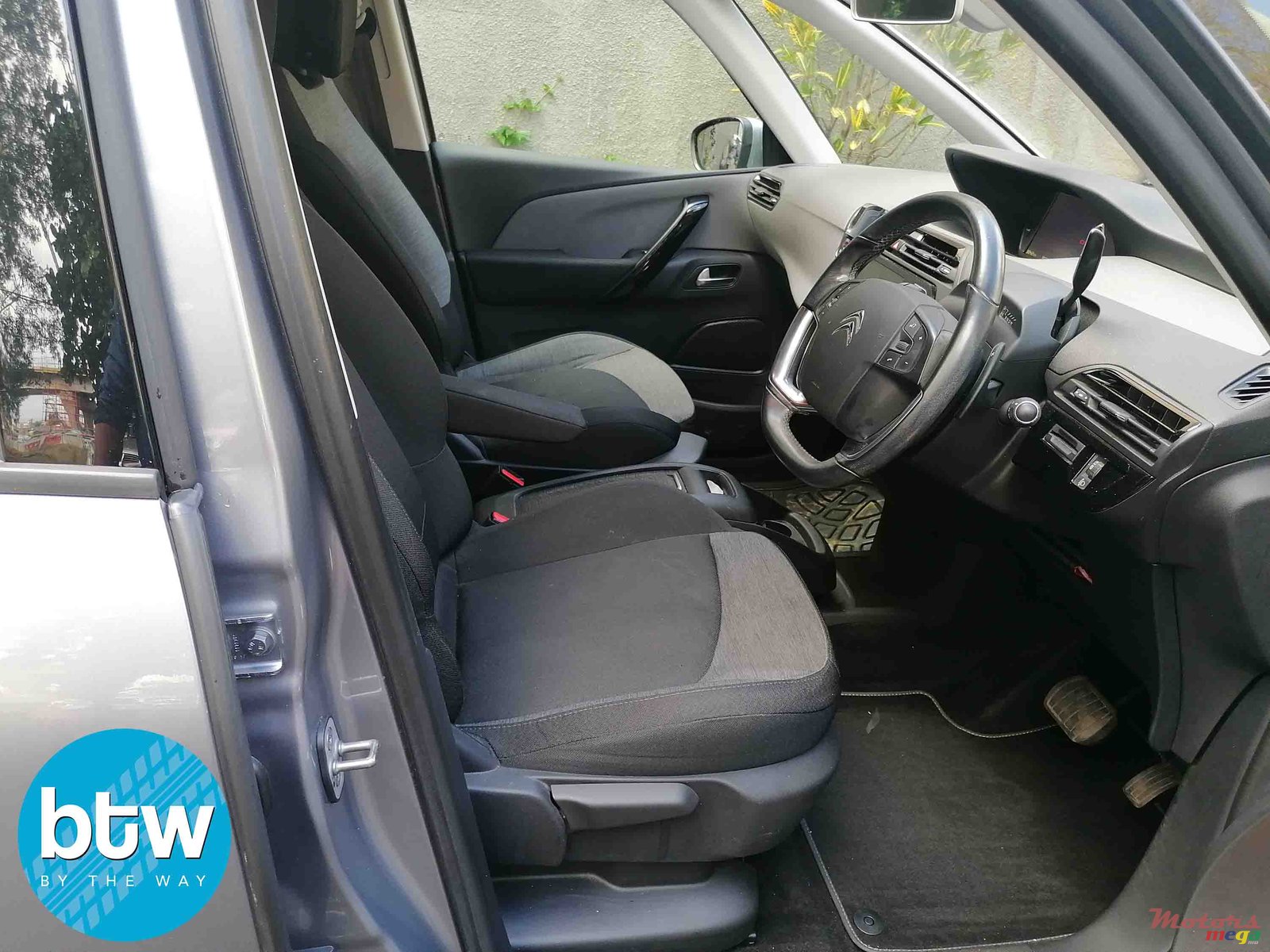 2017' Citroen C4 Picasso photo #5