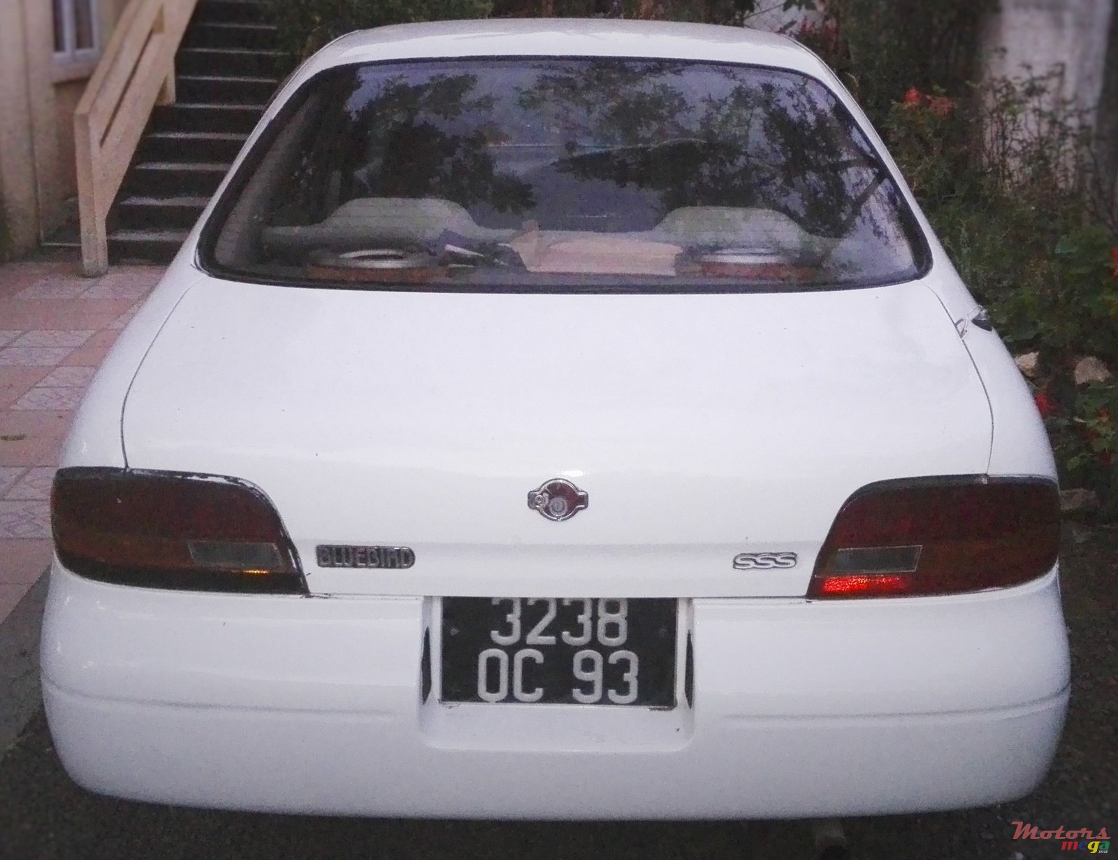 1993' Nissan Bluebird photo #2