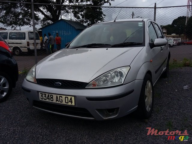 2004' Ford Focus photo #4