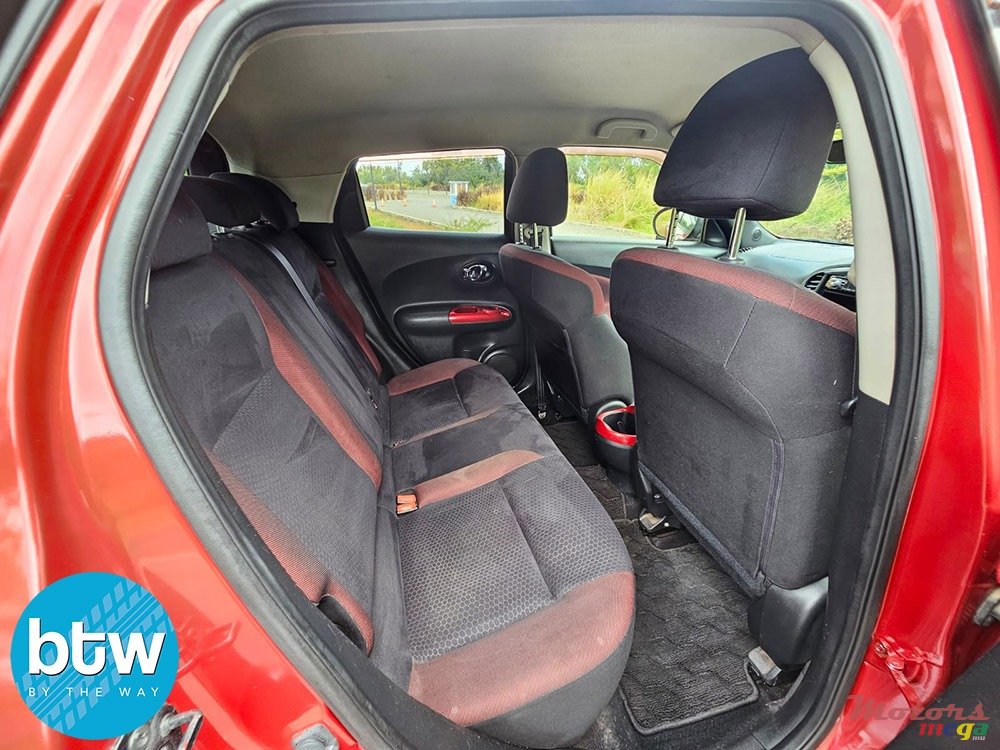 2012' Nissan Juke photo #6