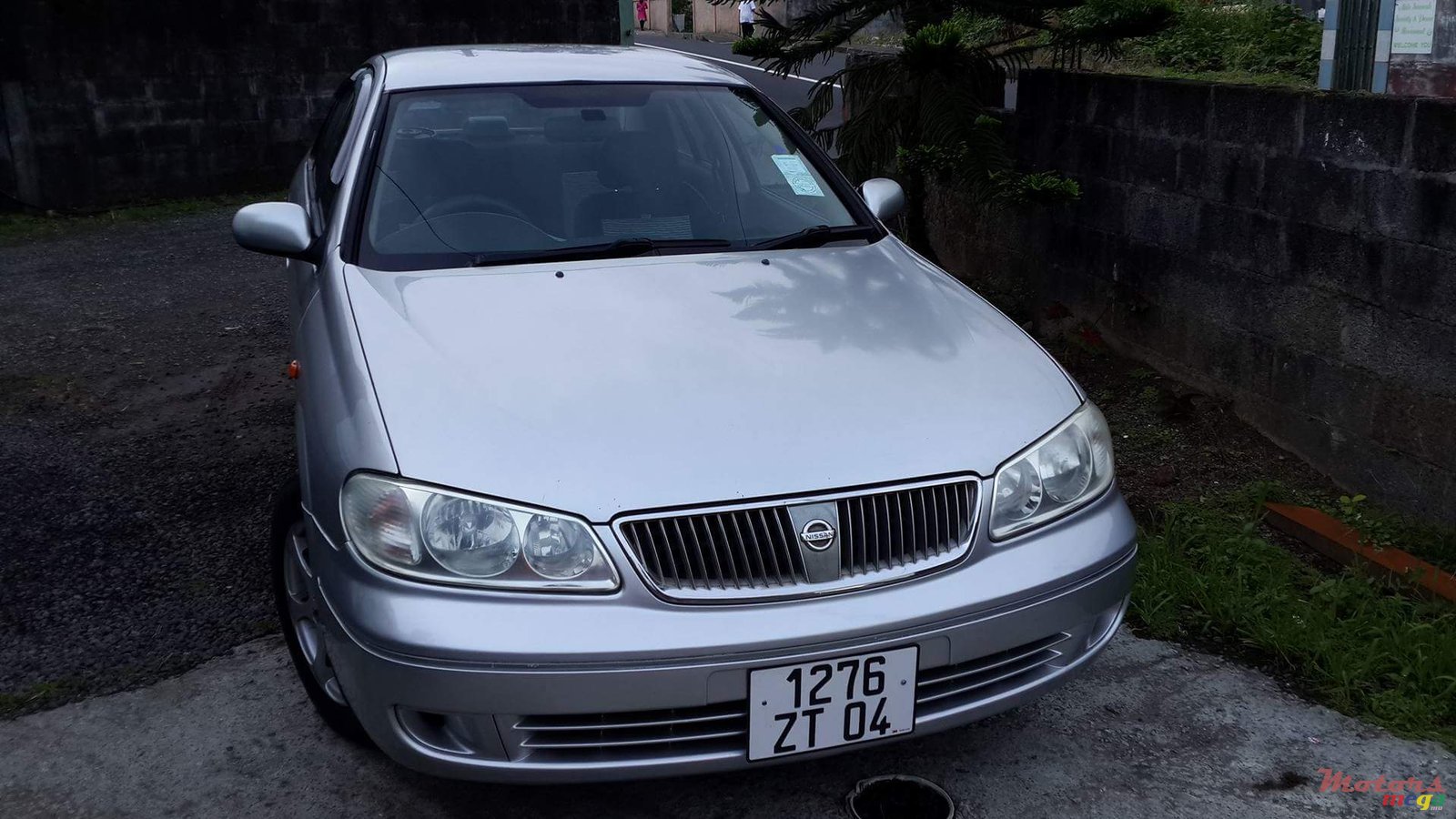 2004' Nissan n17 photo #1