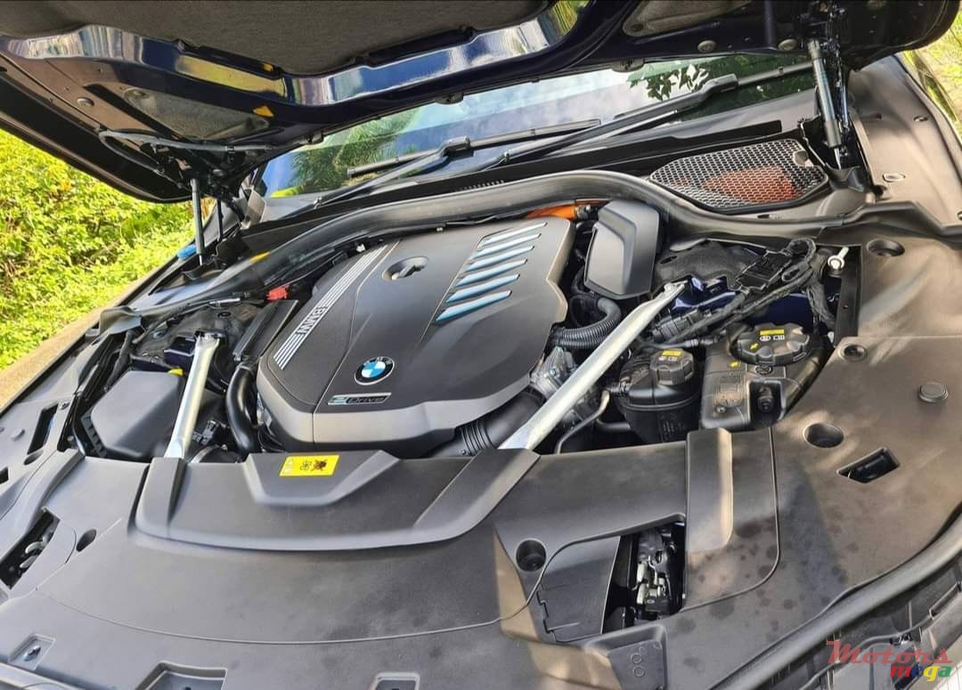 2020' BMW 745 photo #4