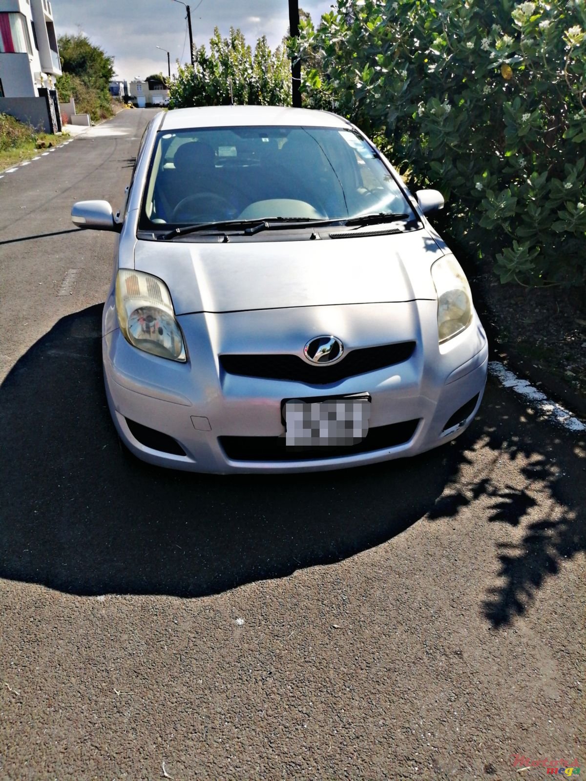 2009' Toyota Vitz photo #1