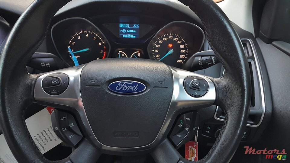 2012' Ford Focus photo #4