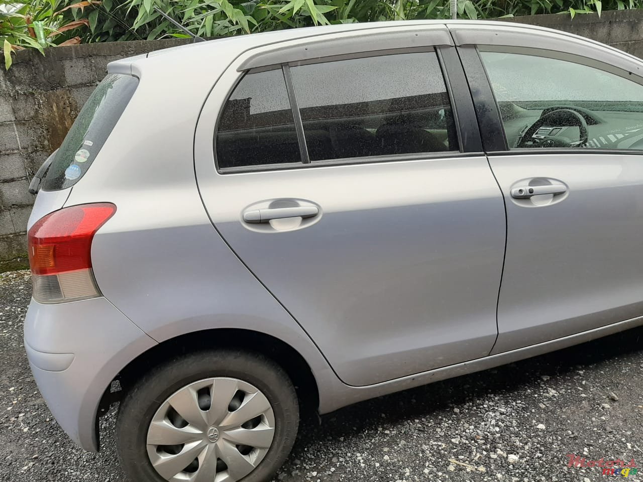 2008' Toyota Vitz photo #4