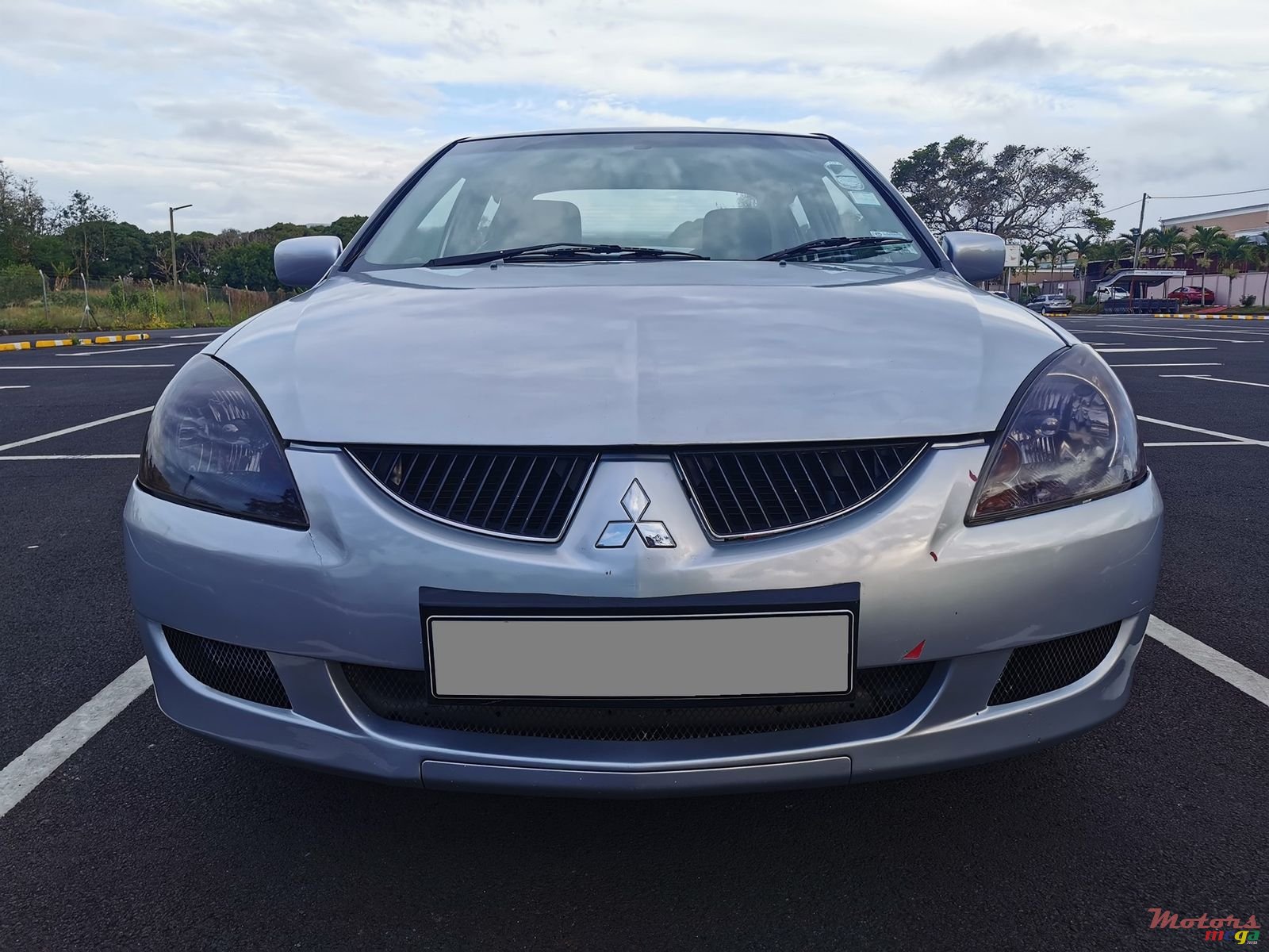 2005' Mitsubishi Lancer GLX 1.6 photo #1