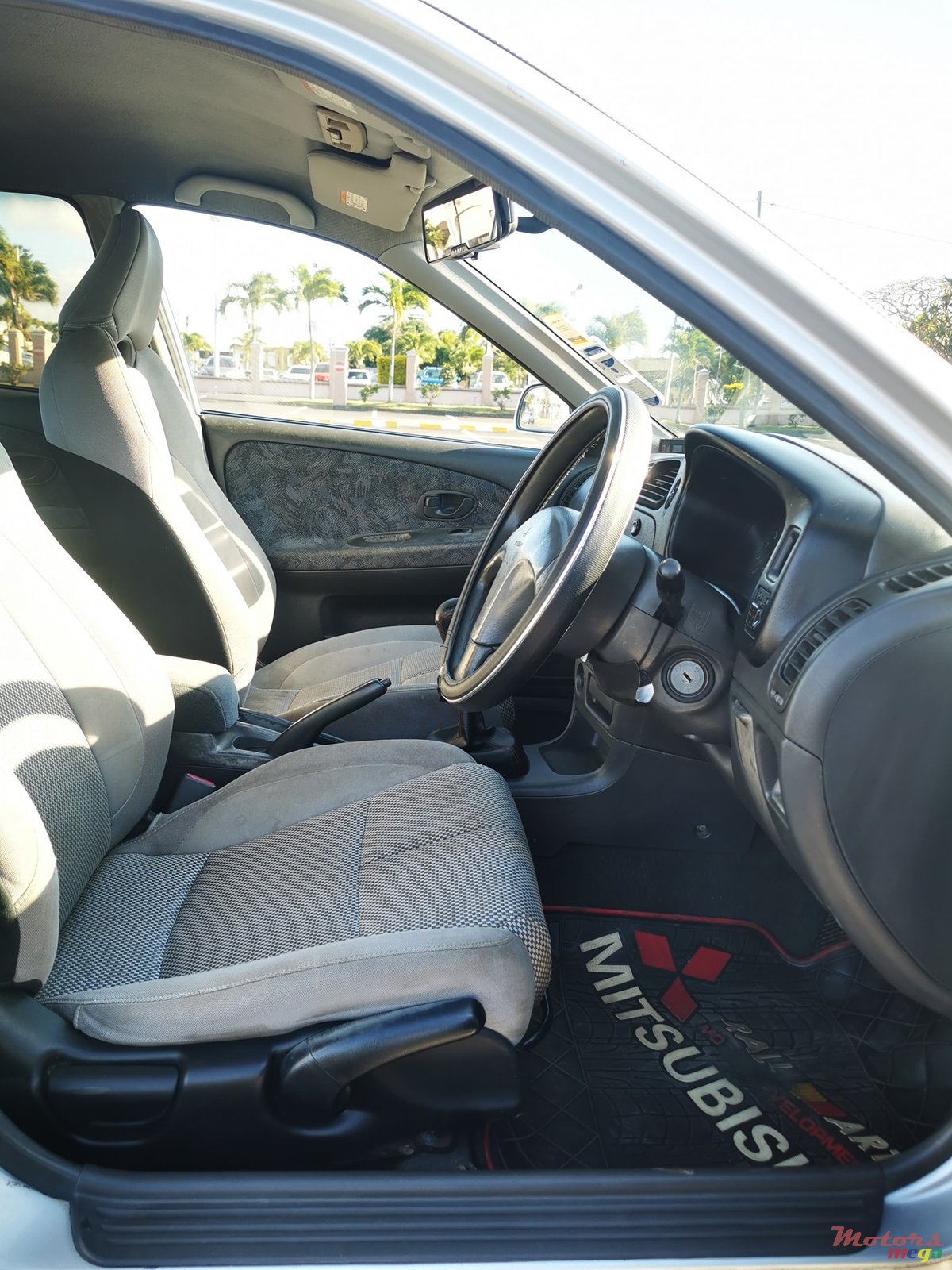 1999' Mitsubishi Lancer MX photo #5