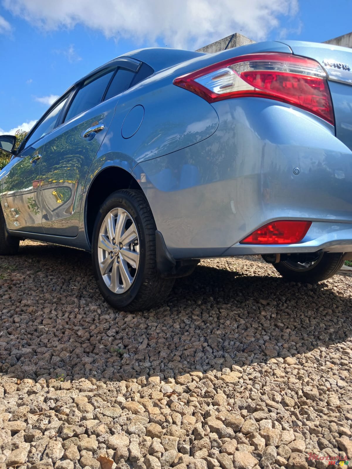 2017' Toyota Yaris photo #1