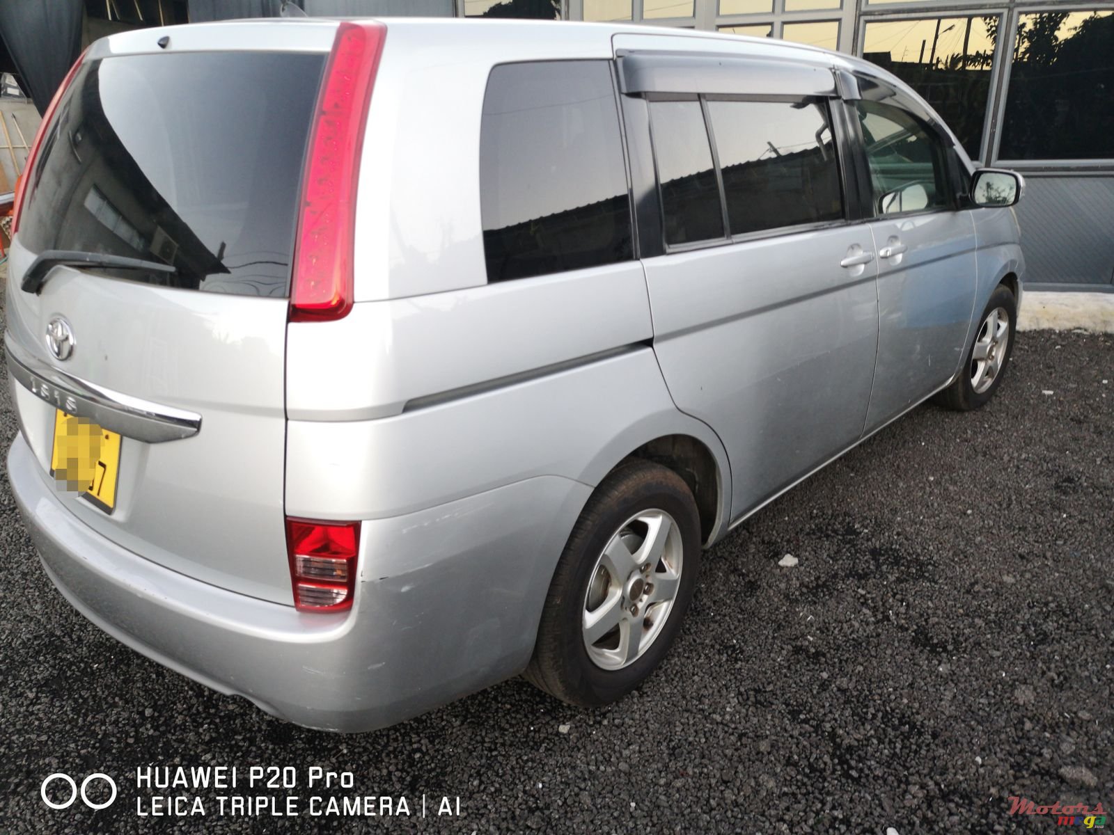 2007' Toyota Isis photo #2