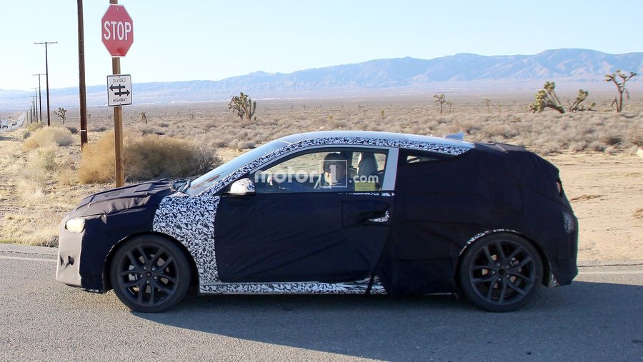 Next Hyundai Veloster spied testing in the desert