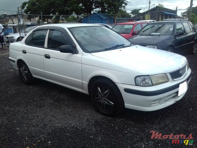 1999' Nissan B15 photo #2