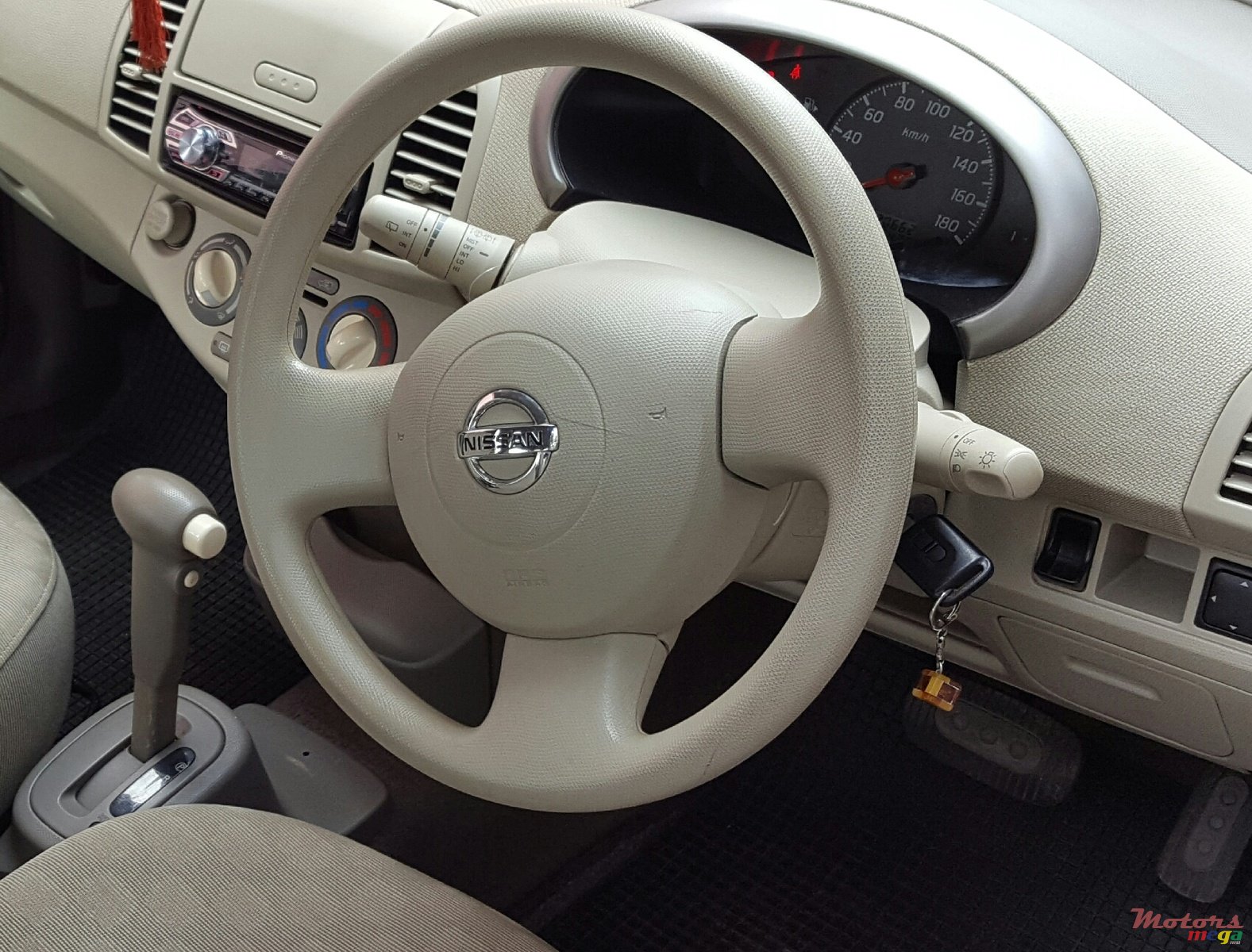 2004' Nissan March photo #7