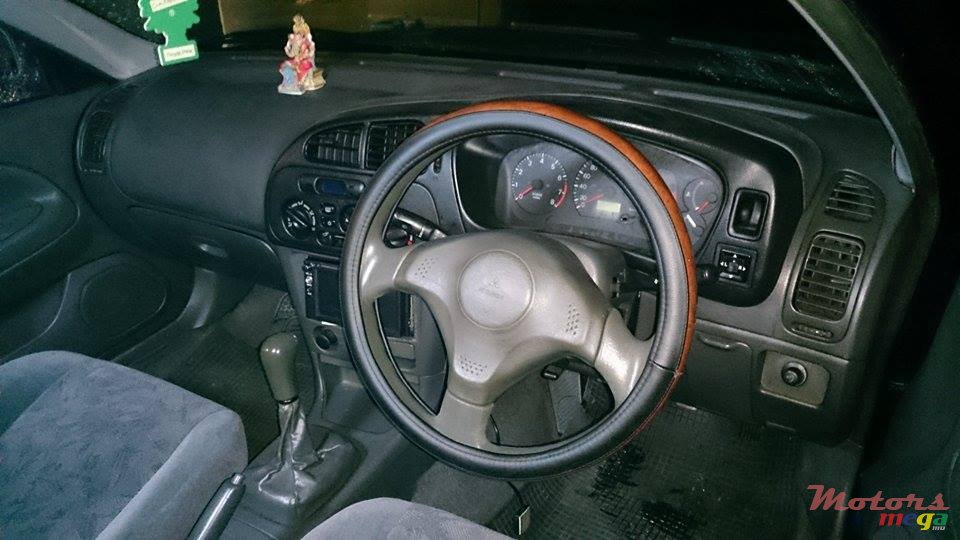 1998' Mitsubishi Lancer photo #10