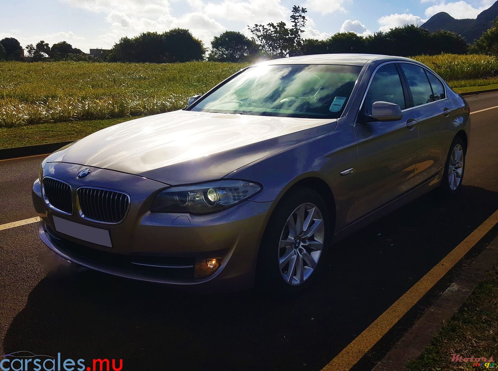 2010' BMW 528 i Luxury Line photo #3