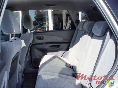 2006' Hyundai Tucson photo #2