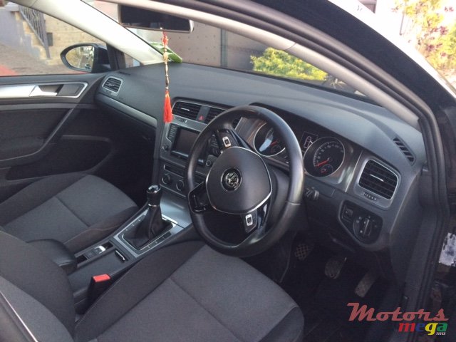 2015' Volkswagen Golf VII photo #3