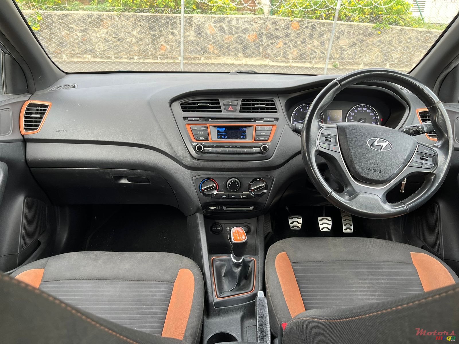 2016' Hyundai i20 Cross photo #5