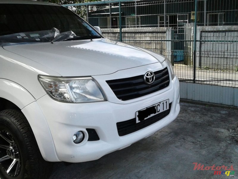 2011' Toyota Hilux No photo #2