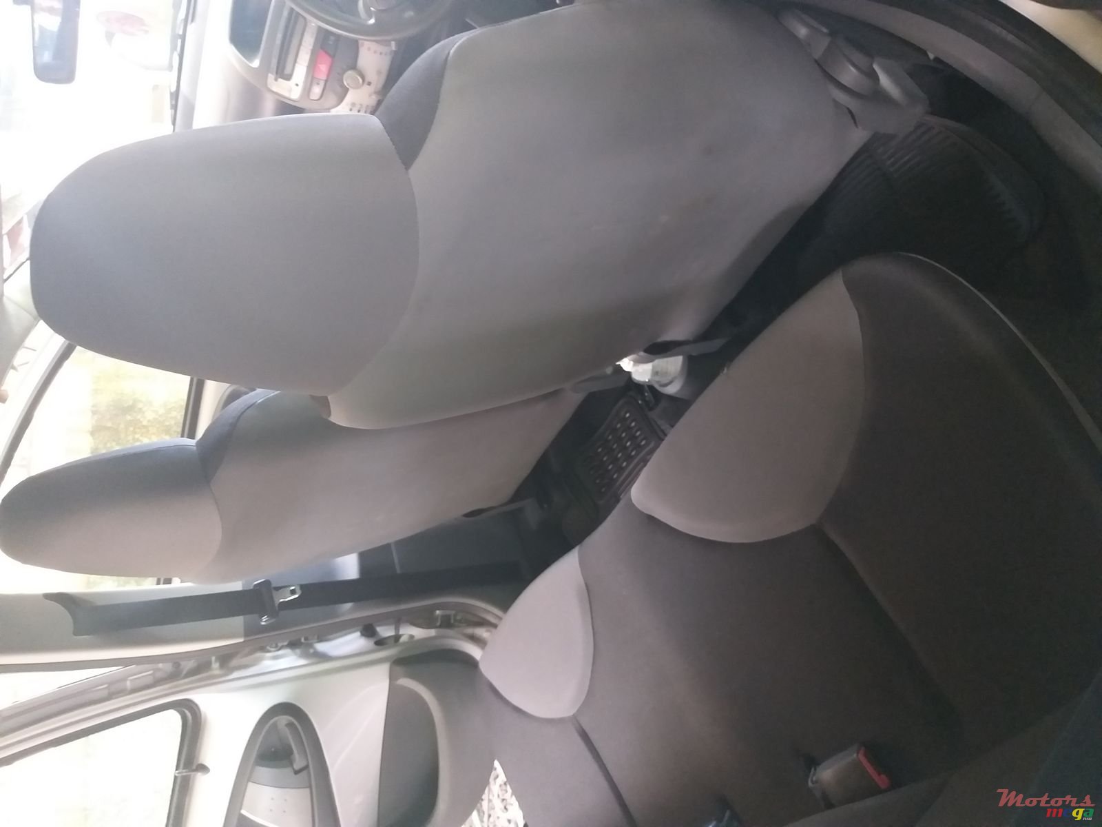 2012' Citroen C1 photo #2