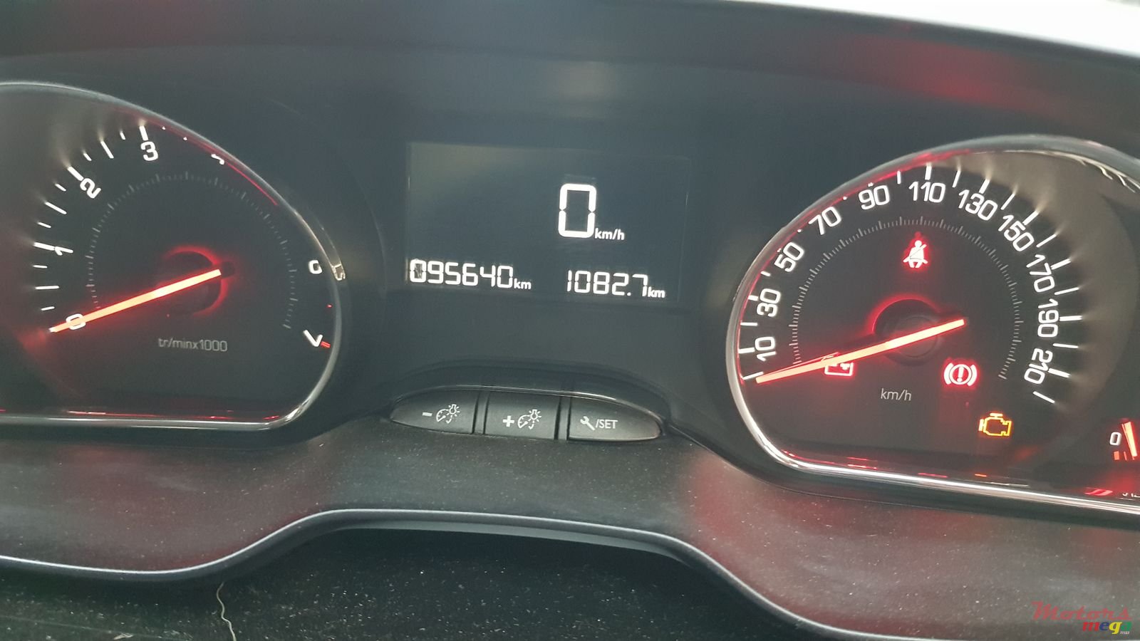 2013' Peugeot 208 1.2 manual photo #6