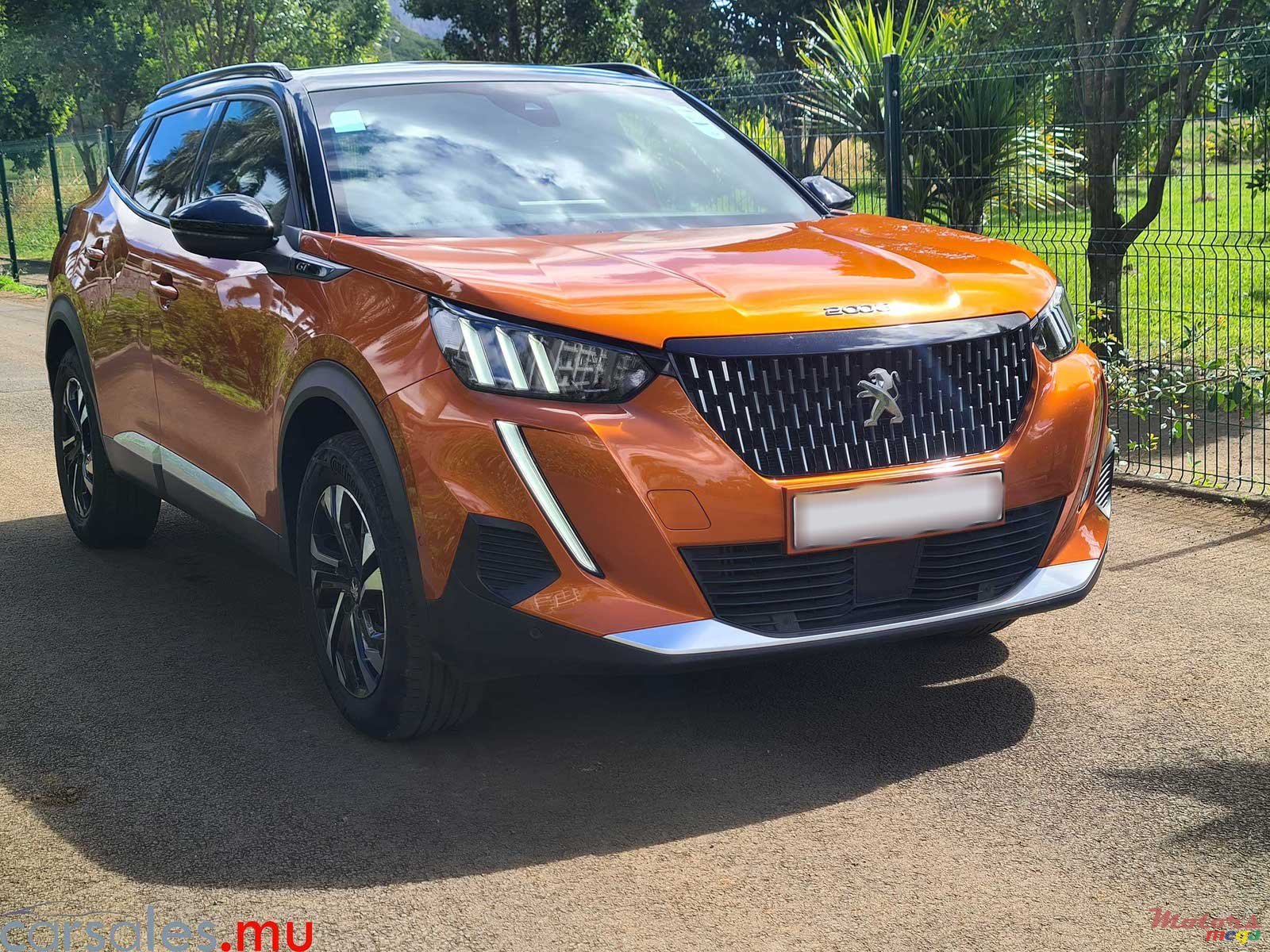 2023' Peugeot 2008 GT Line 1.2 Puretech photo #2