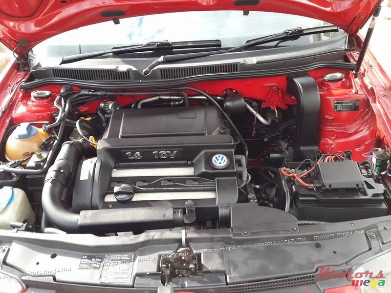 2002' Volkswagen Jetta Bora photo #3