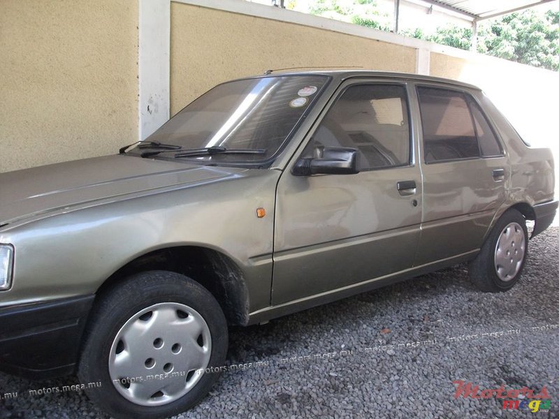 1989' Peugeot photo #1