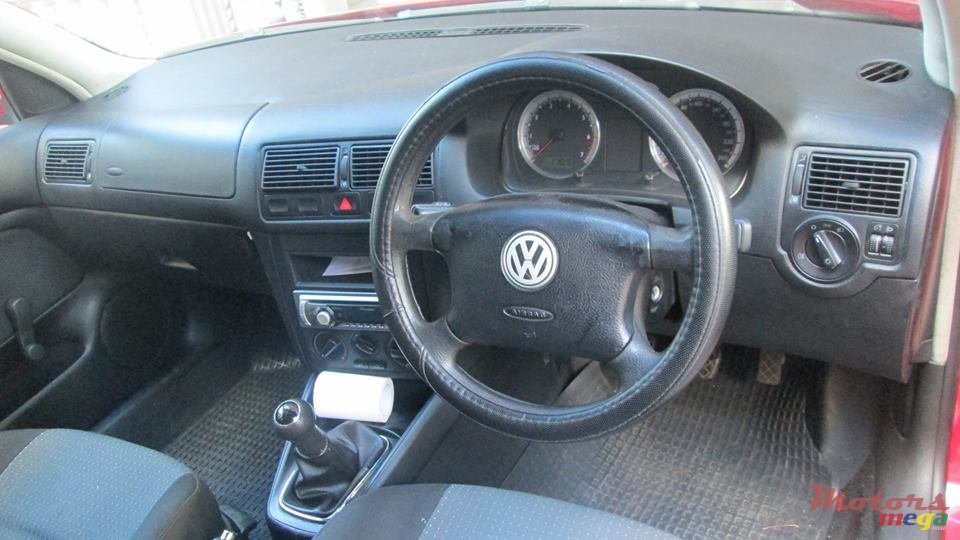 2004' Volkswagen Golf IV photo #5