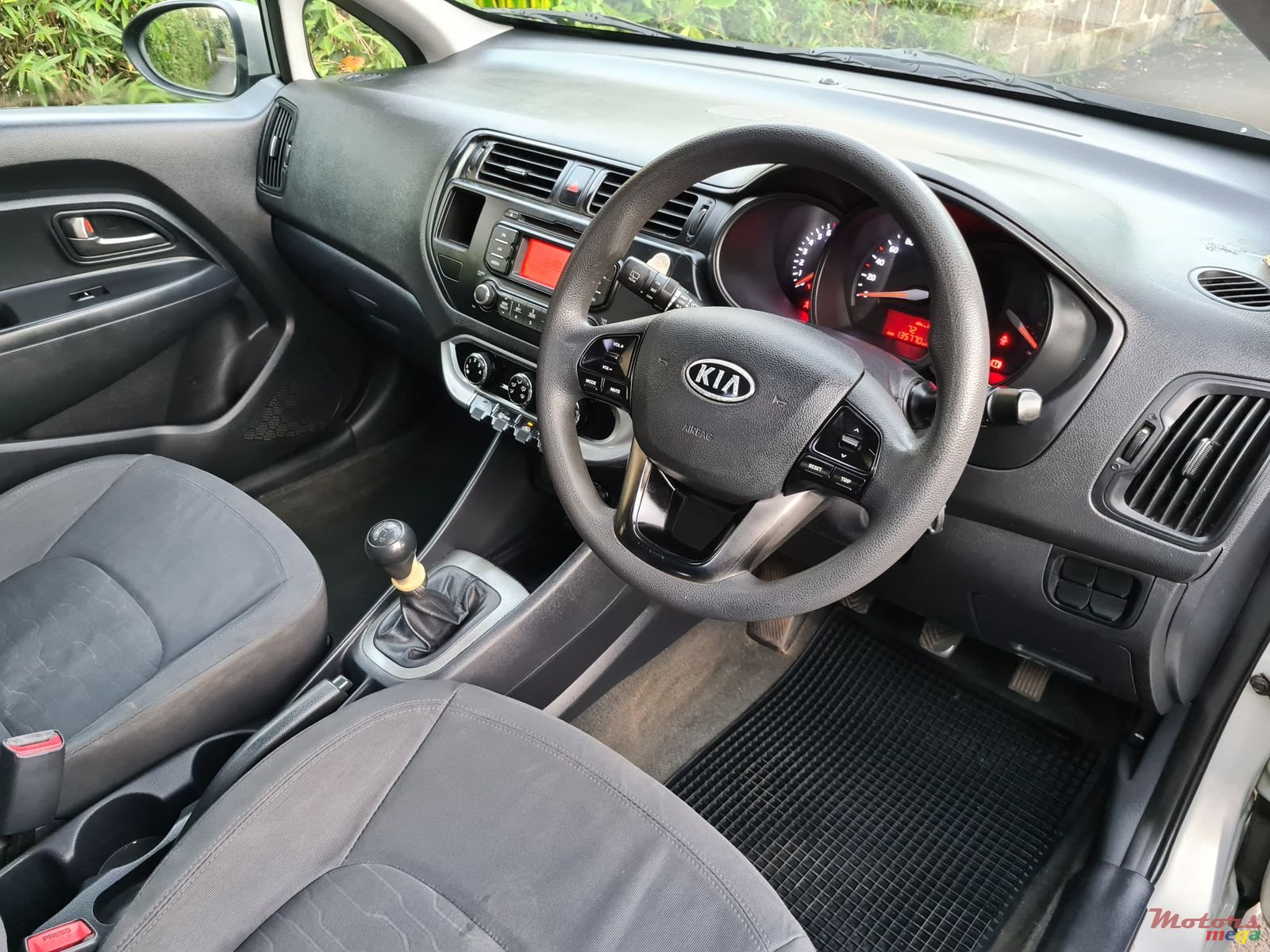 2011' Kia Rio Hatchback photo #5