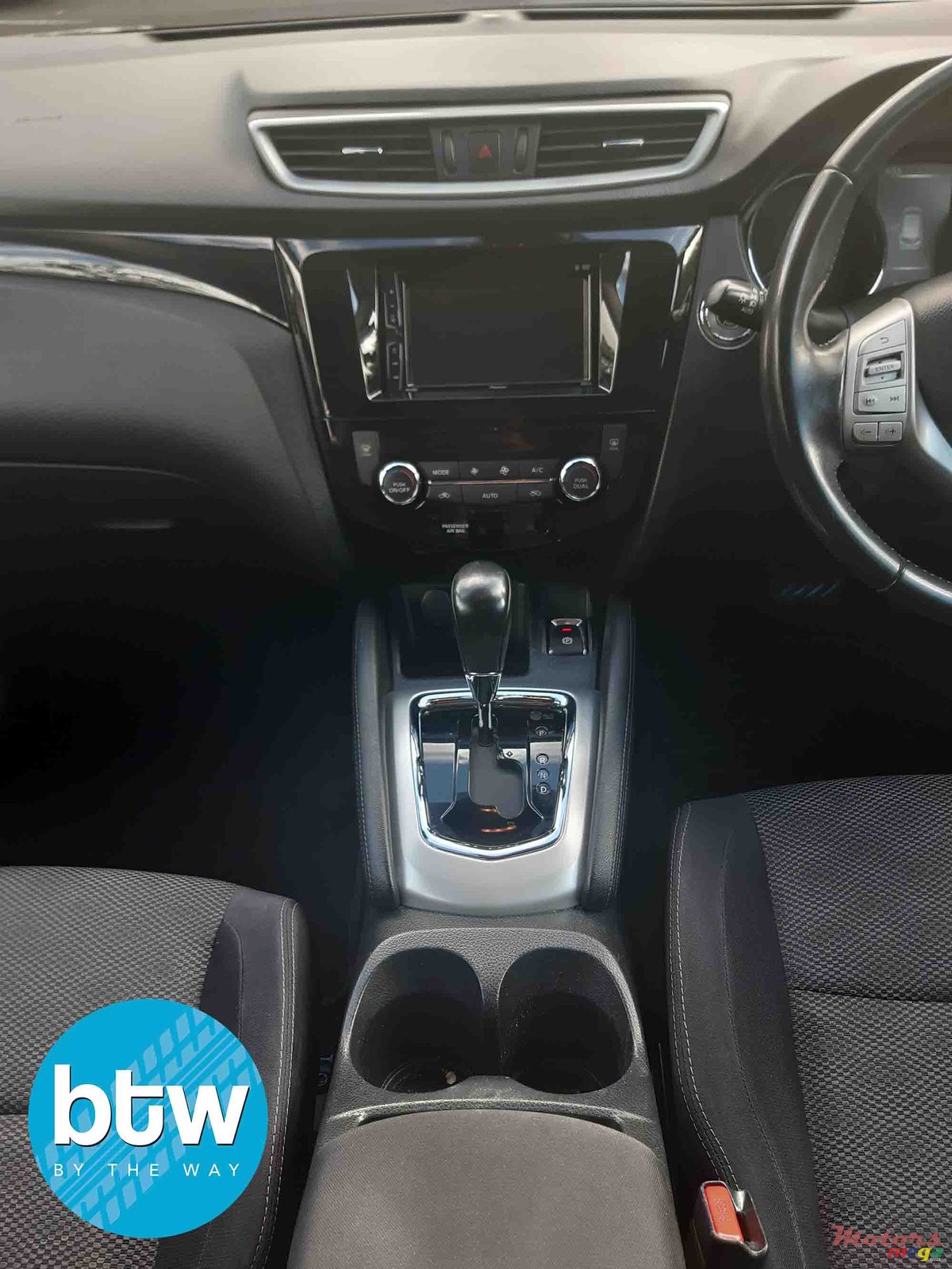 2015' Nissan Qashqai Techno pack photo #5